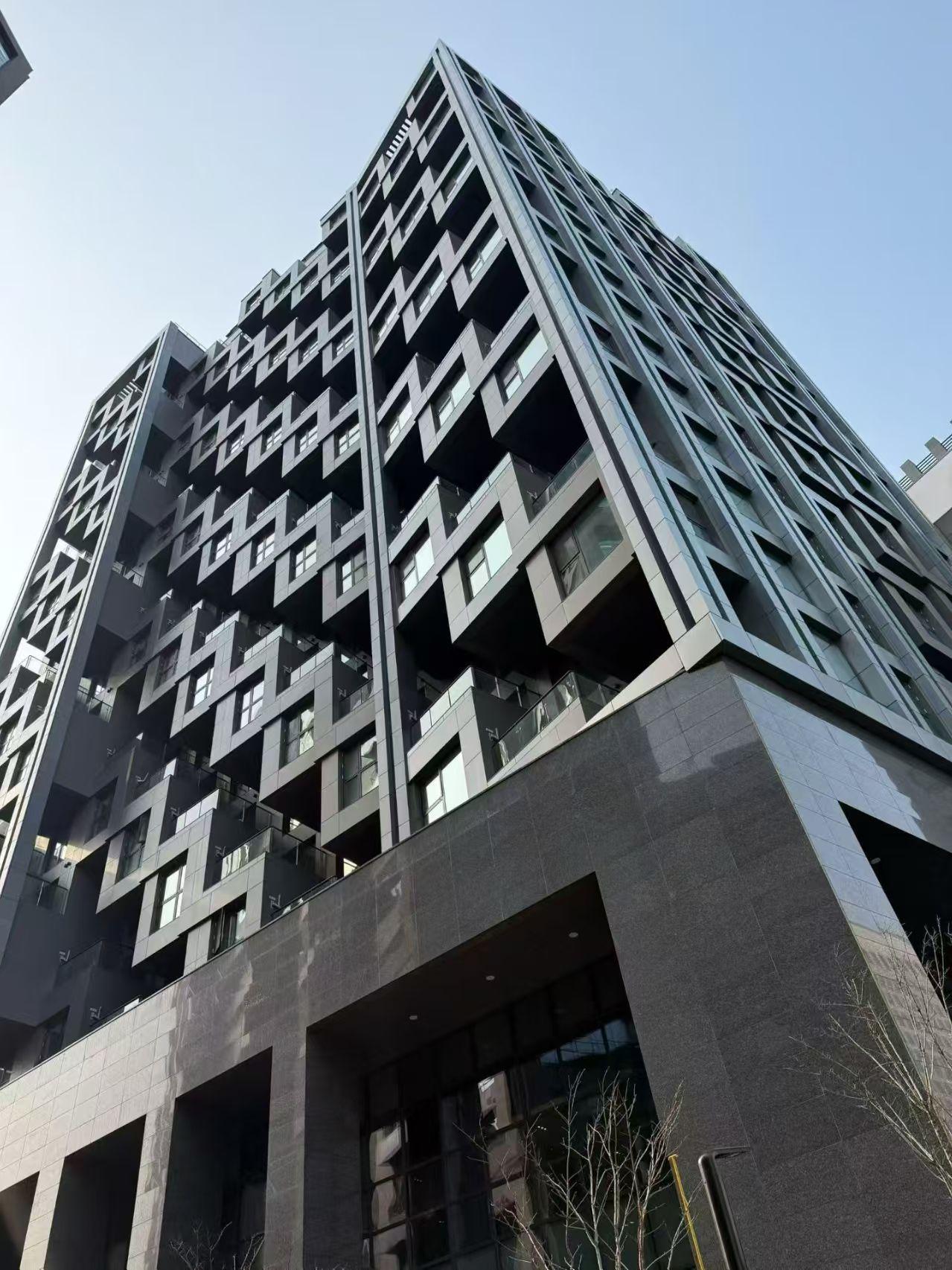 Dark parametric geometric facade system in Seoul